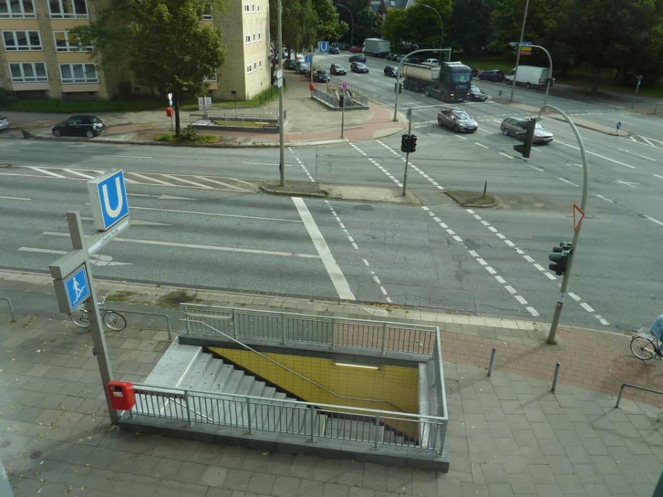 U-Bahn direkt vor der Tür Novotel Hamburg City Alster