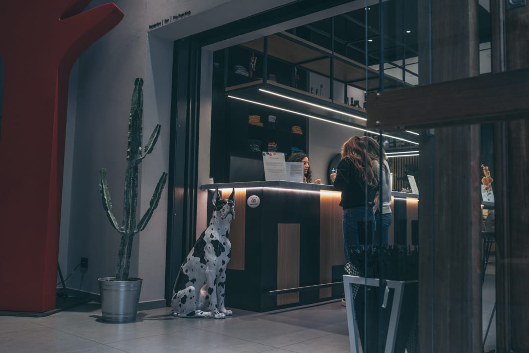 Lobby The Poet Hotel