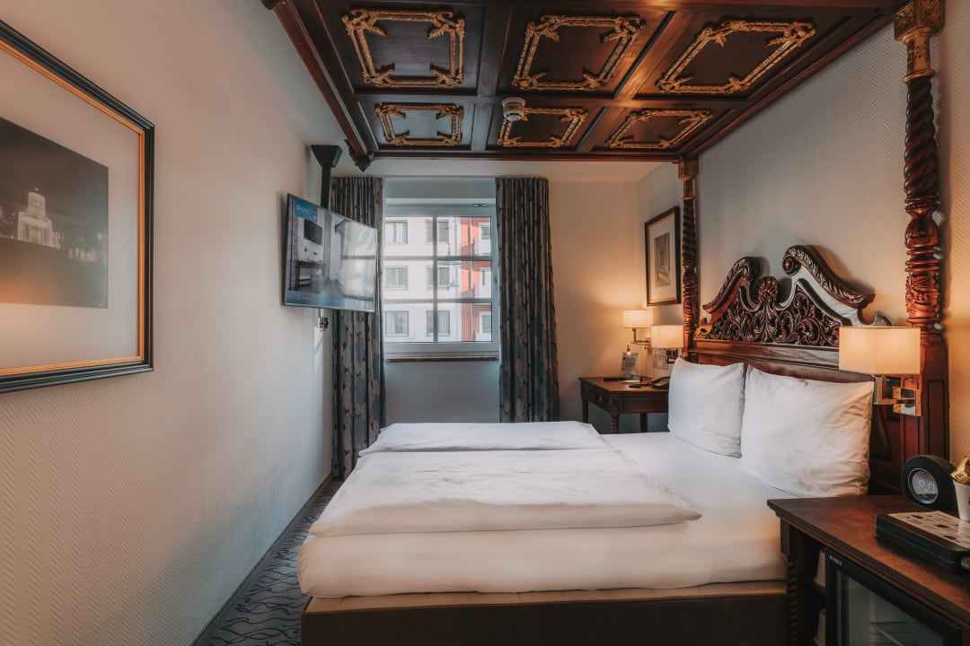 Zimmer King's Hotel Center