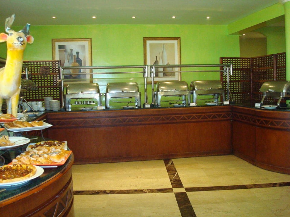 Restaurant Al Walima Frühstück Malikia Resort Abu Dabbab