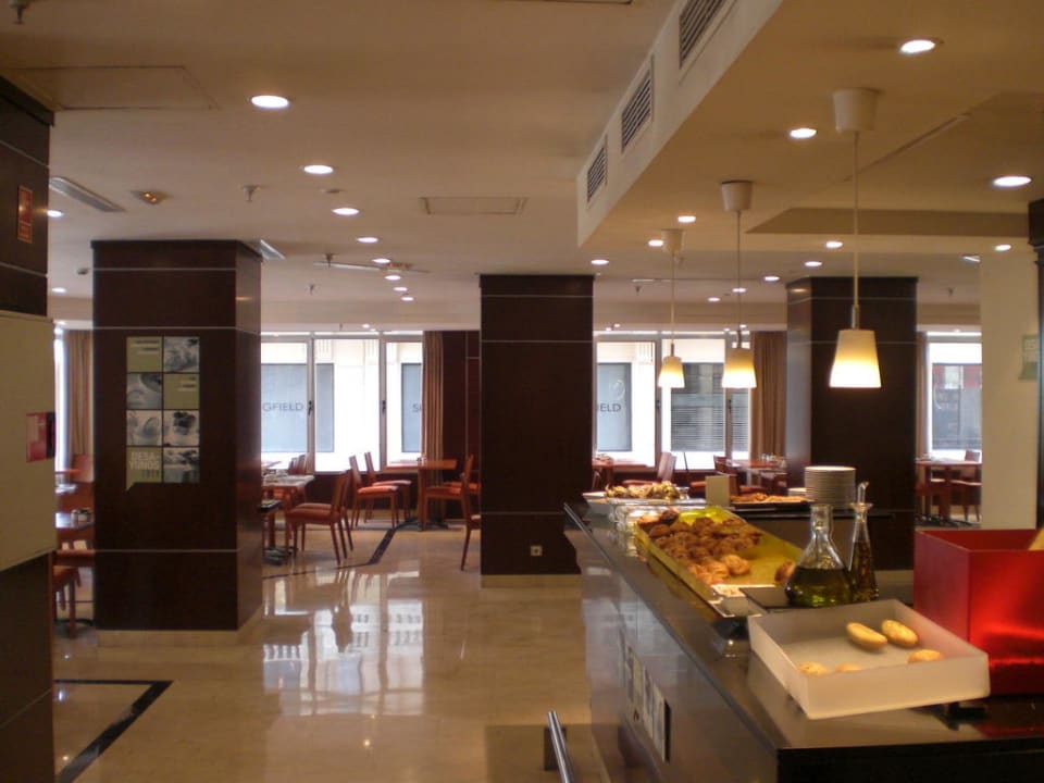 Blick in den Frühstücksraum  Hotel Plaza de España by Melia