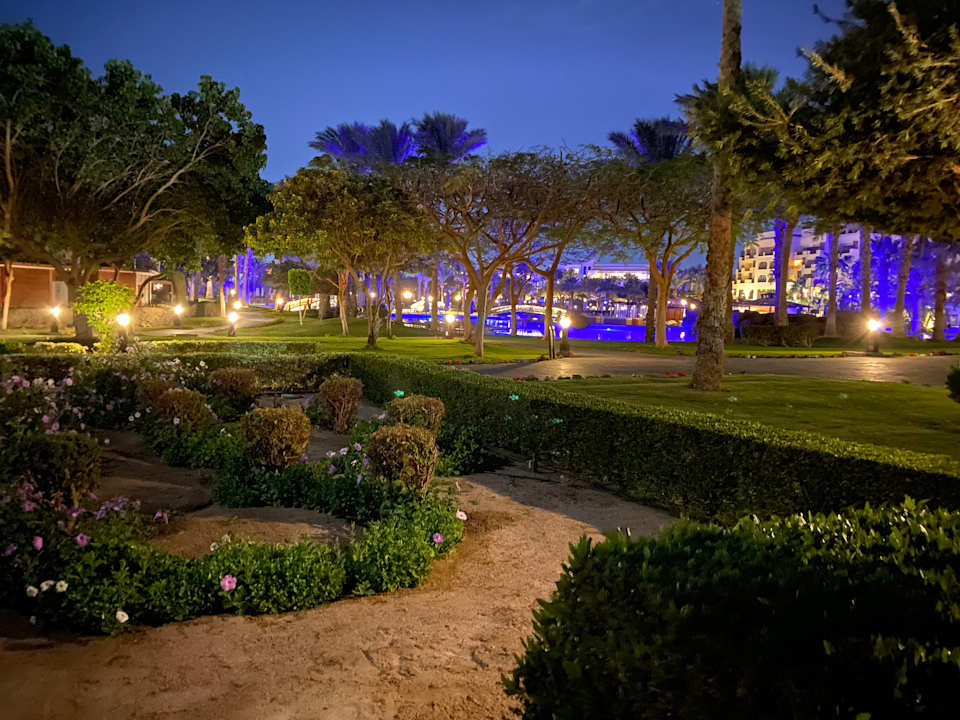 Gartenanlage Steigenberger ALDAU Beach Hotel