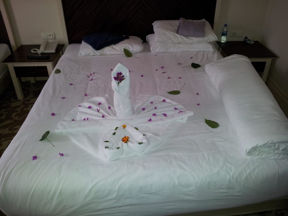 Unser Bett schön geschmückt Aydinbey Kings Palace & Spa