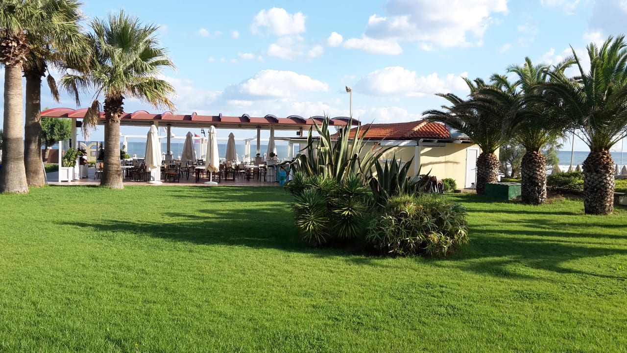 Das sollte der "Meerblick" sein... Vantaris Luxury Beach Resort