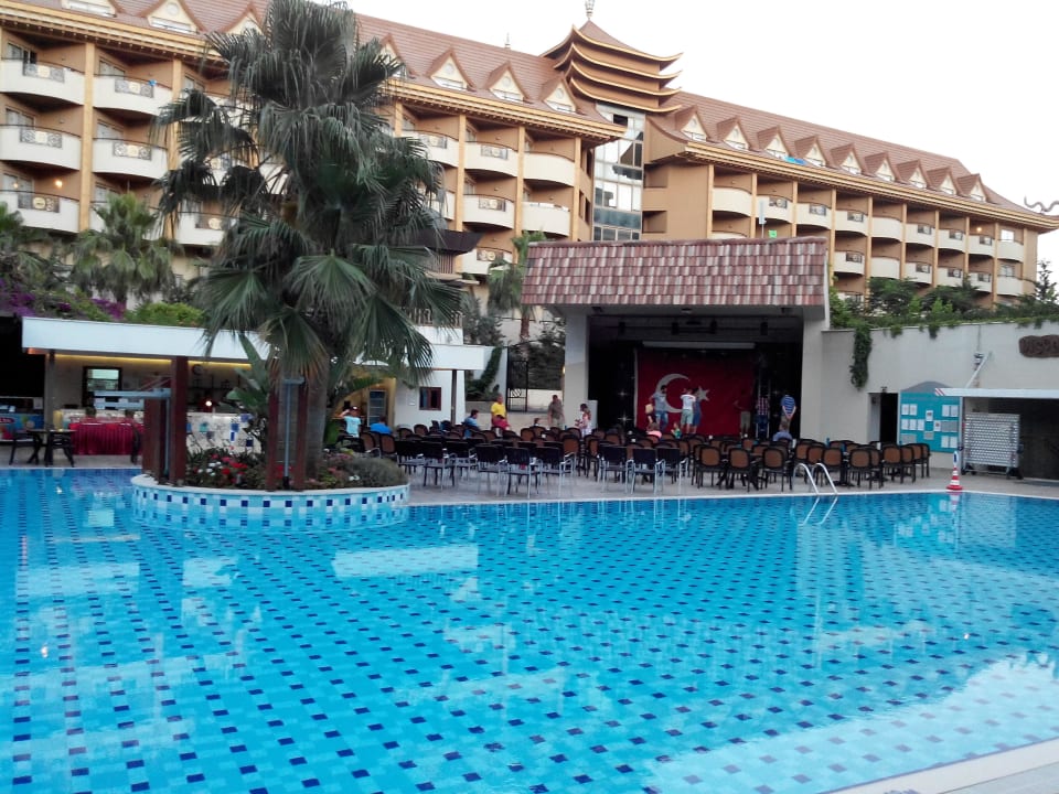 Pool Port Side Resort Hotel