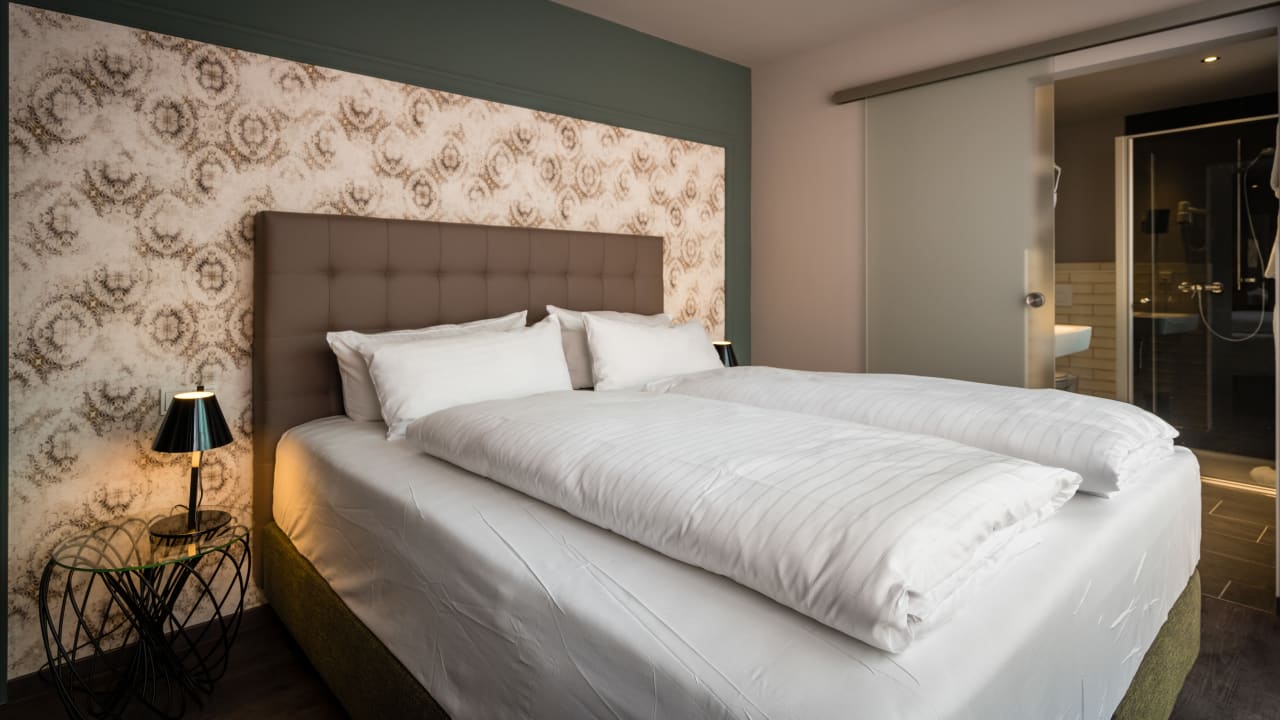 Zimmer Hotel Goldene Traube - by Neugart