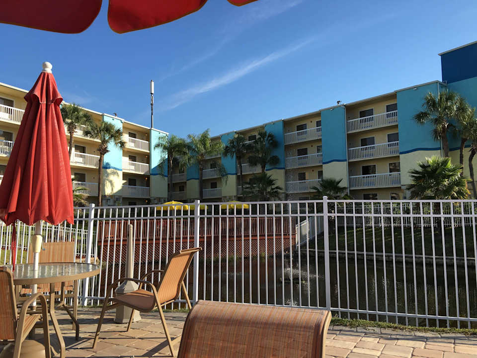 Frühstück am Pool SureStay Plus by Best Western Orlando International Drive