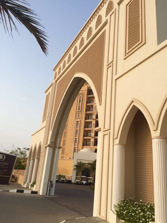 Eingang DoubleTree by Hilton Resort & Spa Marjan Island