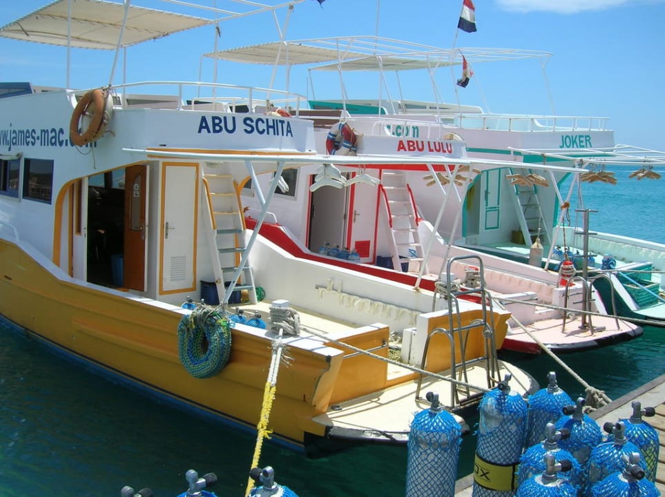 Boote am Bootssteg vom Giftun Giftun Azur Resort