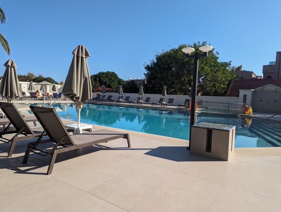 Pool Vantaris Luxury Beach Resort