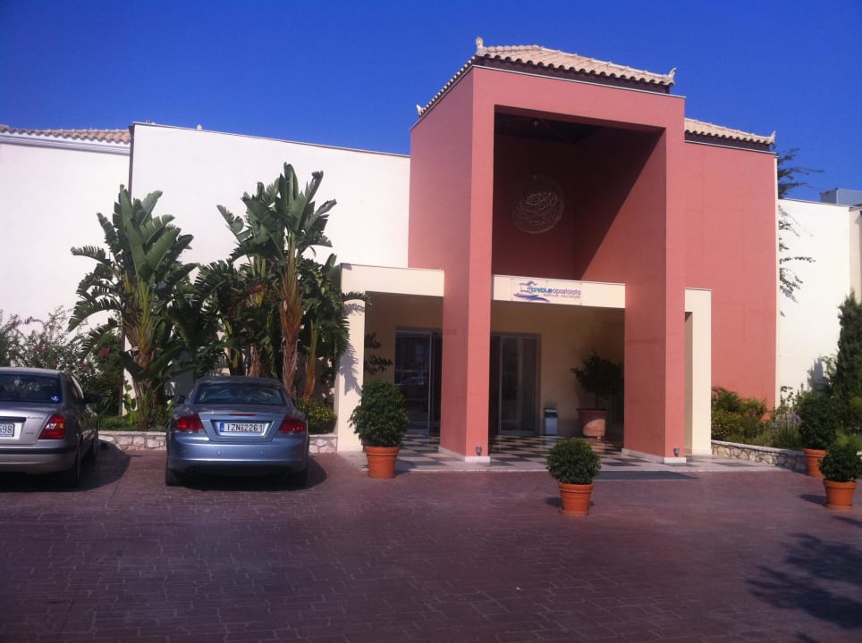 Hoteleingang Apostolata Resort & Spa