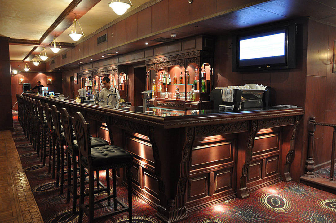 Long bar Premier Le Reve Hotel & Spa