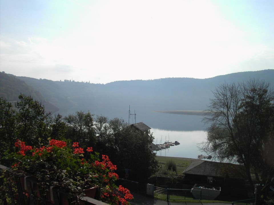 Ausblick vom Balkon auf den Edersee Waldhotel Wiesemann & Apartmenthaus Seeschwalbe