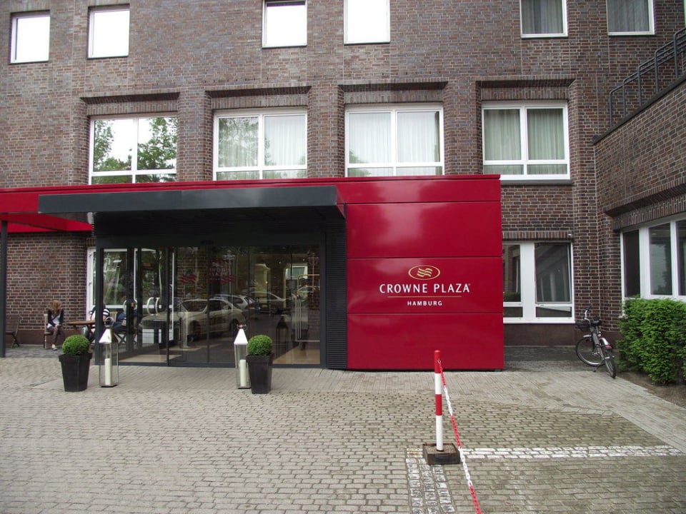 Eingangsbereich Crowne Plaza ® Hamburg - City Alster