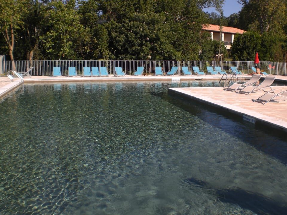 Noch mit Betonboden, nun gefliest Apartments Chateau De Jouarres