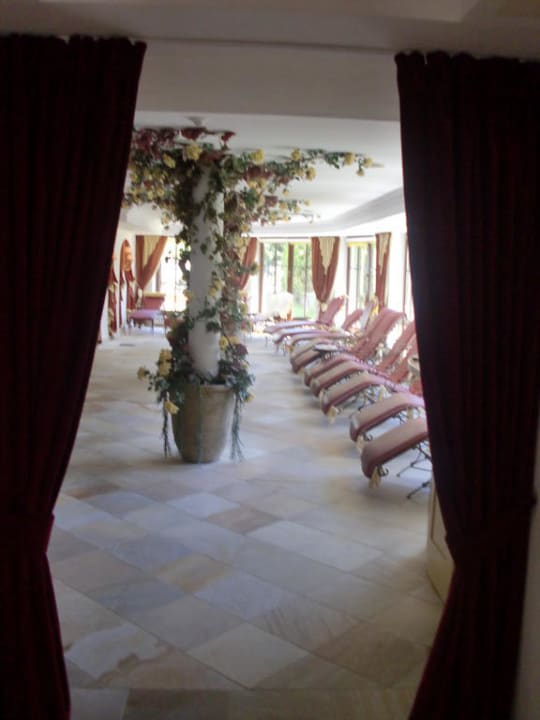 Blick in den Ruhebereich Falkensteiner Hotel & Spa Falkensteinerhof