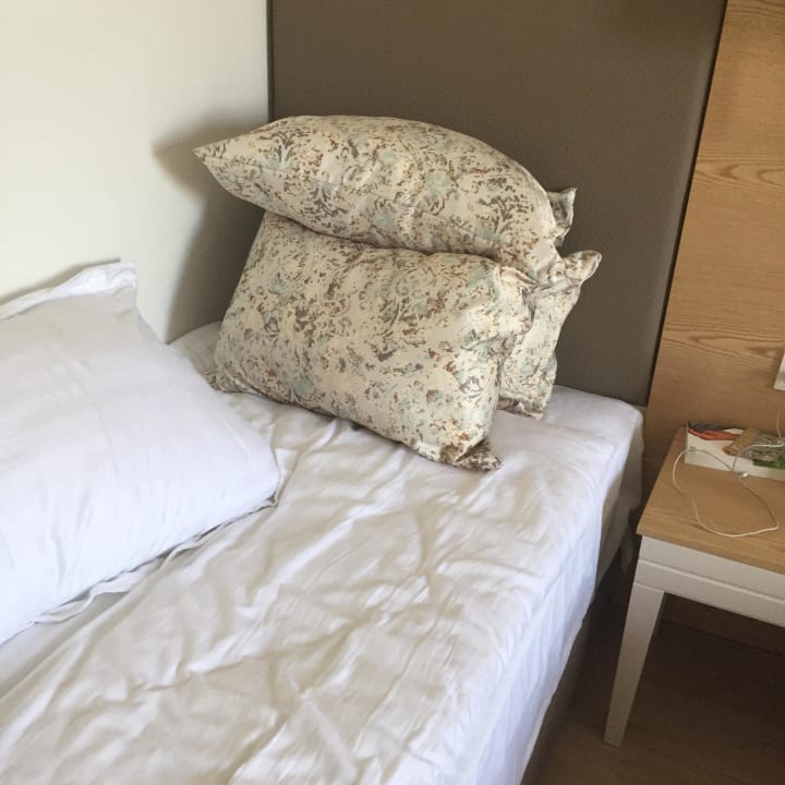 Kissen einfach nicht zum Bett machen benutzt Glamour Resort & Spa