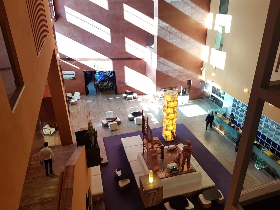 Lobby Hotel Melia Bilbao