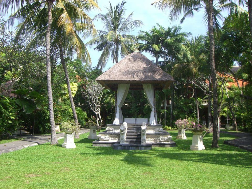 Garten Puri Santrian