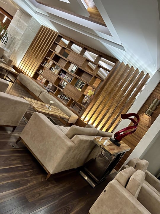 Lobby Side Sunport Hotel & Spa