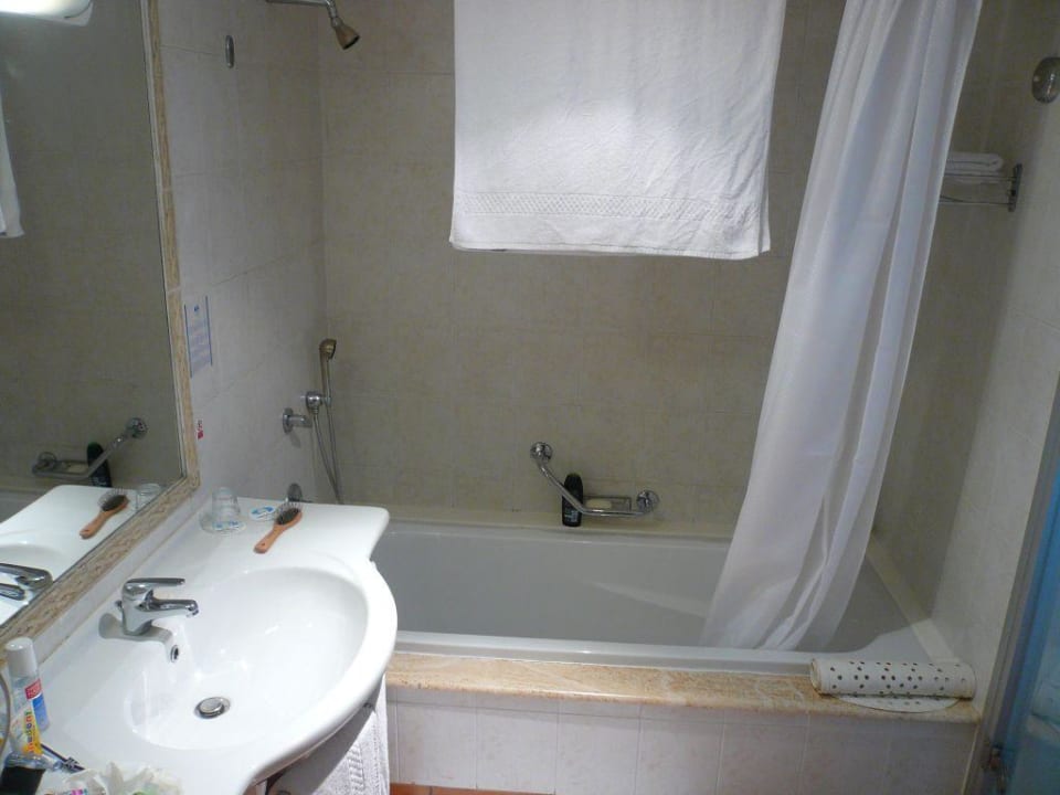 Hotelzimmer Bad Ansicht I db San Antonio Hotel + Spa