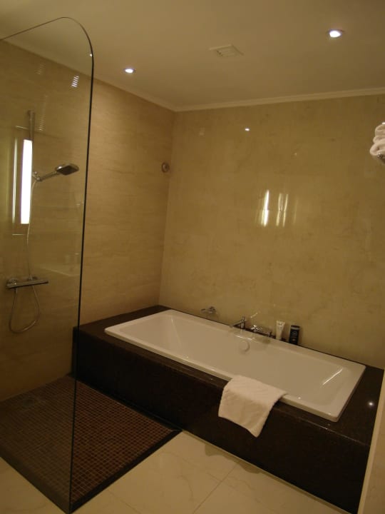 Bad  DoubleTree by Hilton Resort & Spa Marjan Island