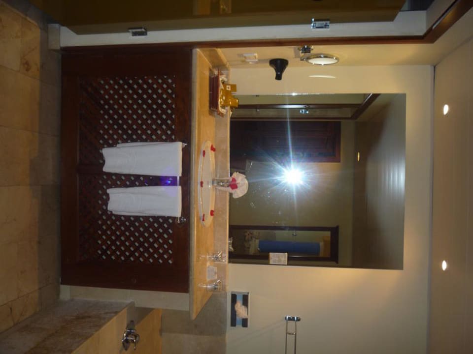 Waschbecken und Spiegel TRS Turquesa Hotel - Adults only