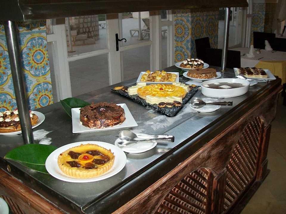 Die Süßspeisen waren hervorragend Alassio Hotel and Thalasso