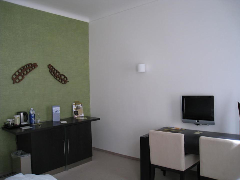 Minibar & Schreibtisch Hotel Golden Angel