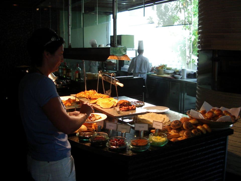 Teil des Büffet The Laguna A Luxury Collection Resort & Spa