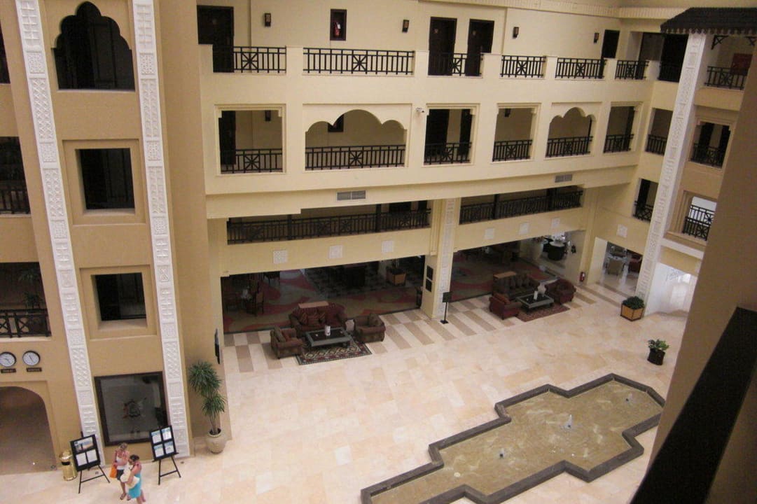 Lobby vom 4. Stock Steigenberger ALDAU Beach Hotel