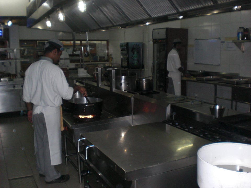 Die Hauptküche für das Buffetrestaurant! NH Collection Maldives Reethi Resort