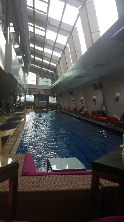 Pool Hotel Traders Kuala Lumpur