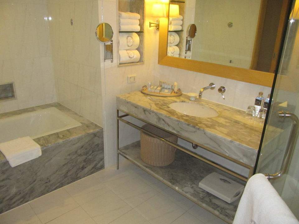 Bad Hotel Lebua At State Tower
