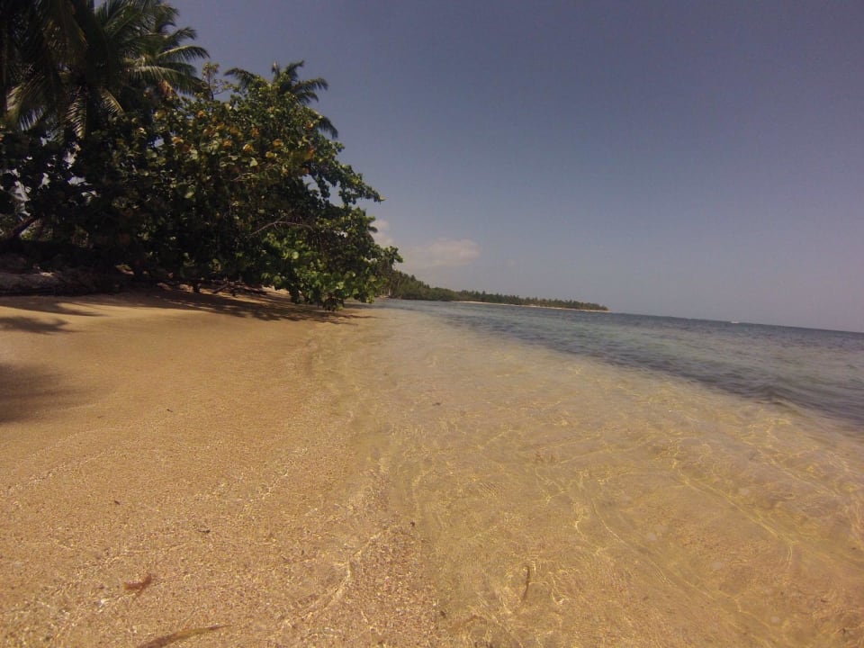 Am Strand entlang Bahia Principe Grand El Portillo