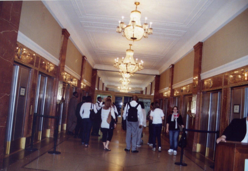 Fahrstühle im Foyer New York's Hotel Pennsylvania