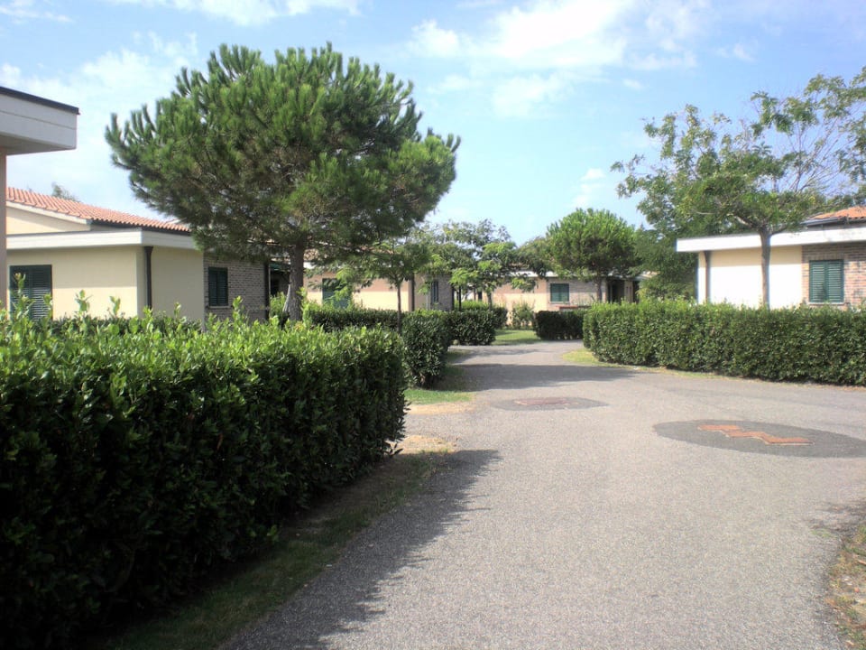 Weg zwischen den Bungalows La Cecinella