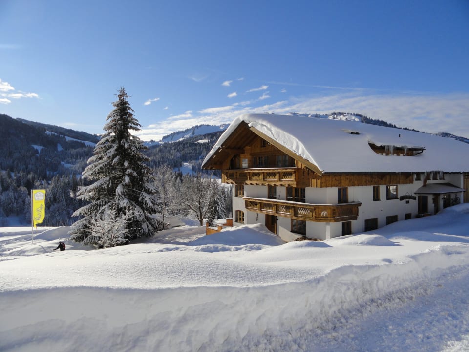 Außenansicht Hotel Almfrieden