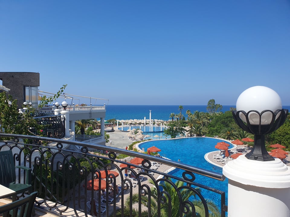 Pool Starlight Resort Hotel