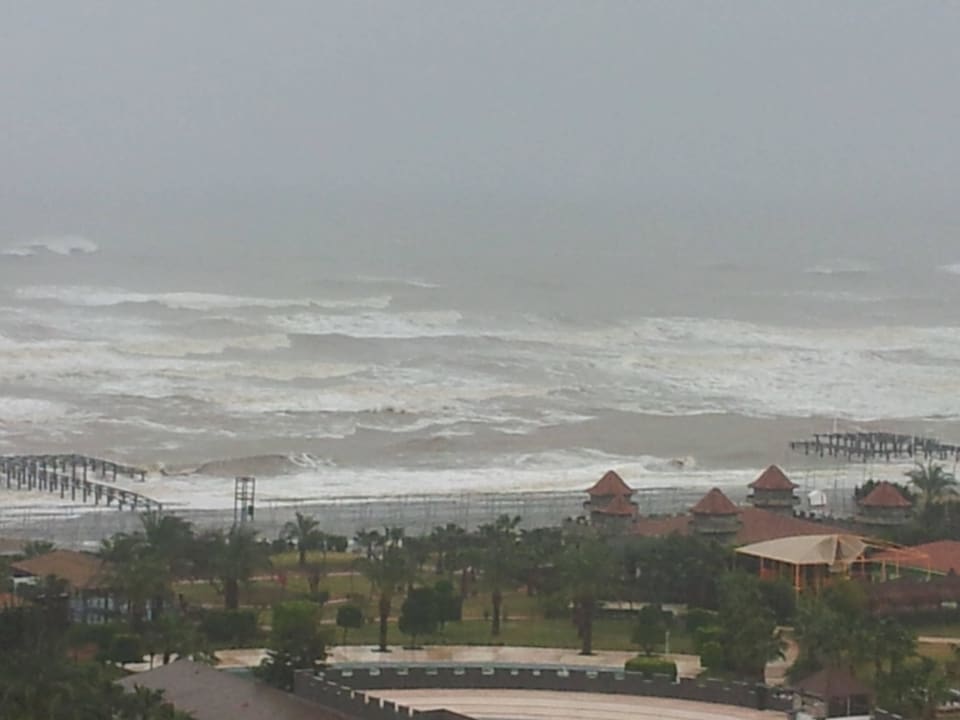 Im Januar 2 Tage Sturmregen Royal Wings Hotel