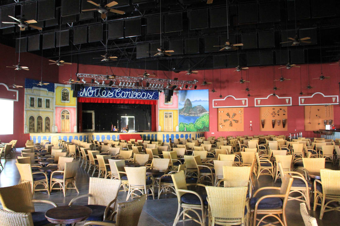 Theater Iberostar Waves Bahia