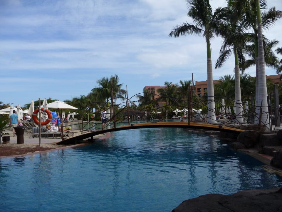 Die Poolanlage Lopesan Baobab Resort