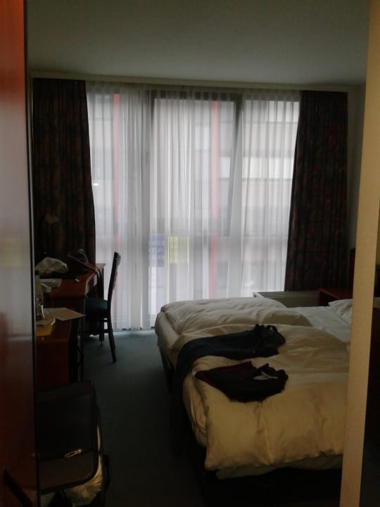 Blick ins Zimmer 318 ACHAT Hotel Stuttgart Airport Messe