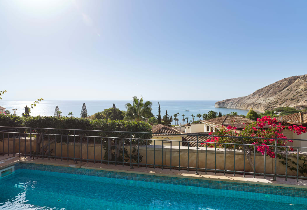 Pool Columbia Beach Resort