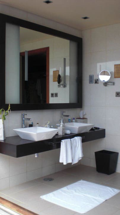 Bad Veligandu Maldives Resort Island