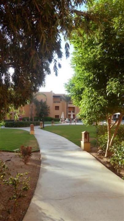 Weg vom Hotel Richtung Strand, Pool, Essen Stella Beach Resort & Spa Makadi Bay