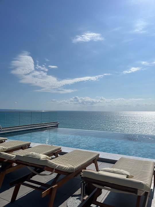 Pool GRIFID Vistamar