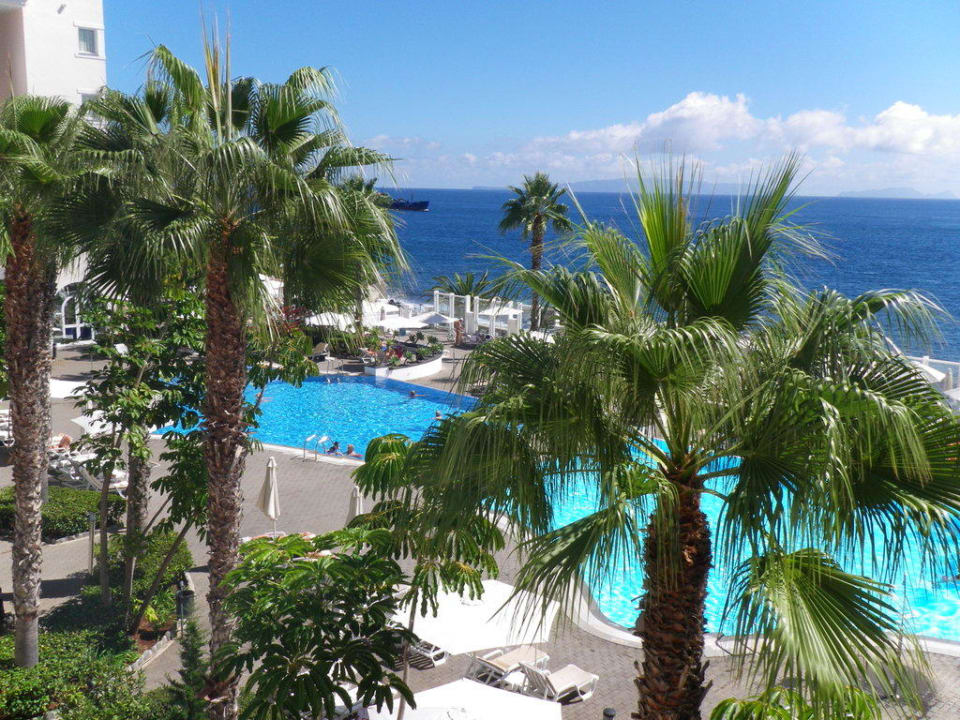 Ausblick auf den Pool Hotel Riu Madeira
