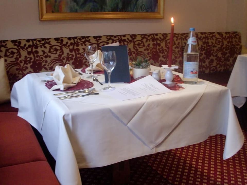 Tisch Falkensteiner Hotel & Spa Falkensteinerhof