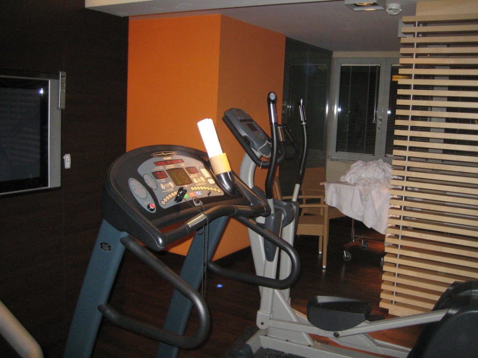 Sportgeräte im Wellnessbereich NH Berlin Kurfürstendamm